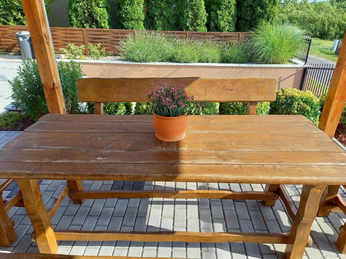 Laura-Haus Apartment Вонярквашеги Екстериор снимка