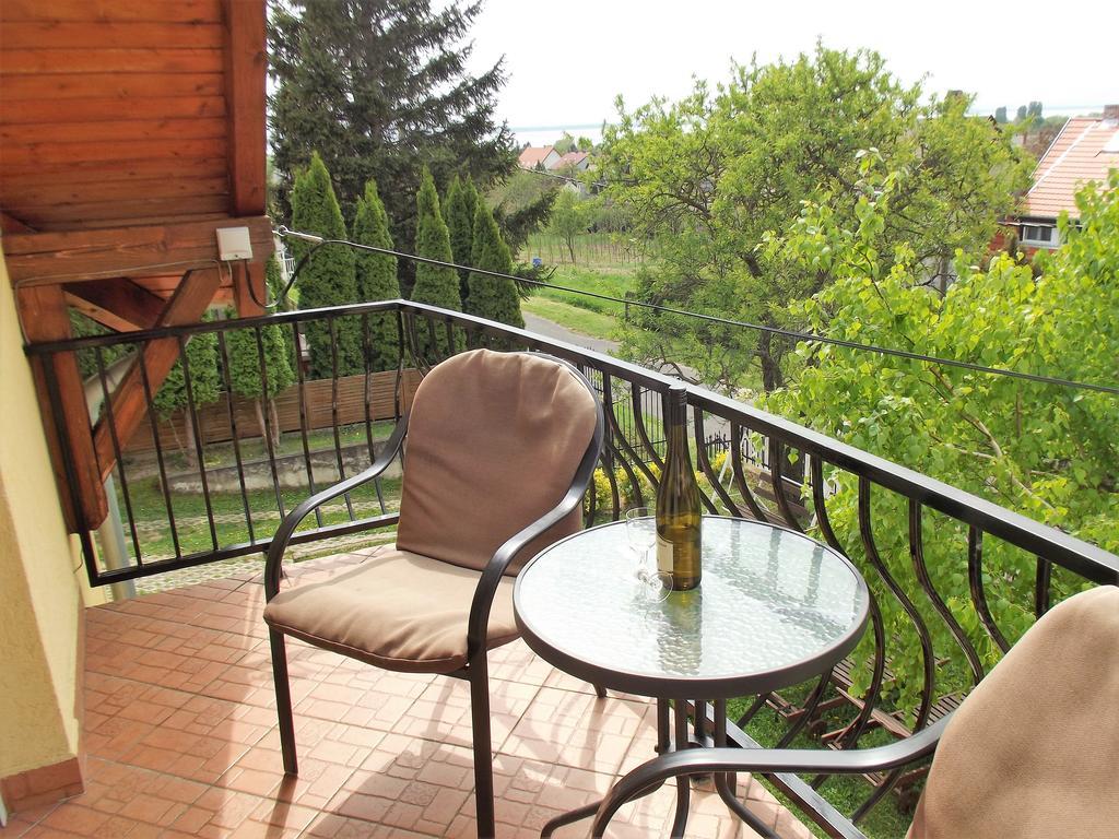 Laura-Haus Apartment Вонярквашеги Екстериор снимка